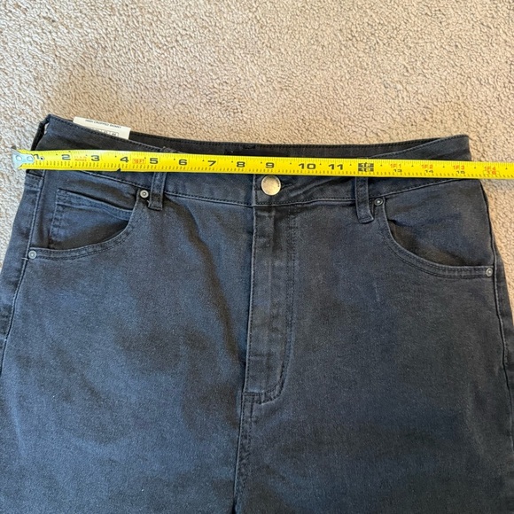 NWT Cotton On high rise cropped skinny jeans in black 10 - Picture 3 of 10